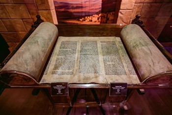Bible Museum: Dead Sea Scrolls & Nat. Cathedral