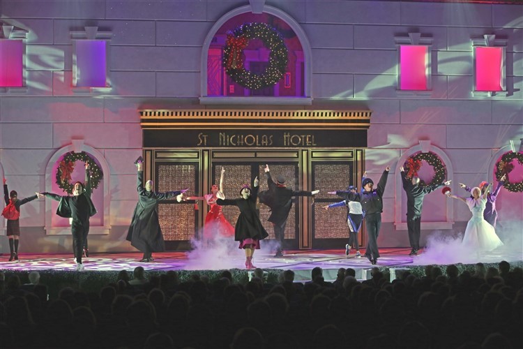 American Music-Deck The Halls & Hershey Farms