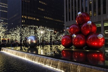 Christmas In New York City at the Riu Plaza - 2022