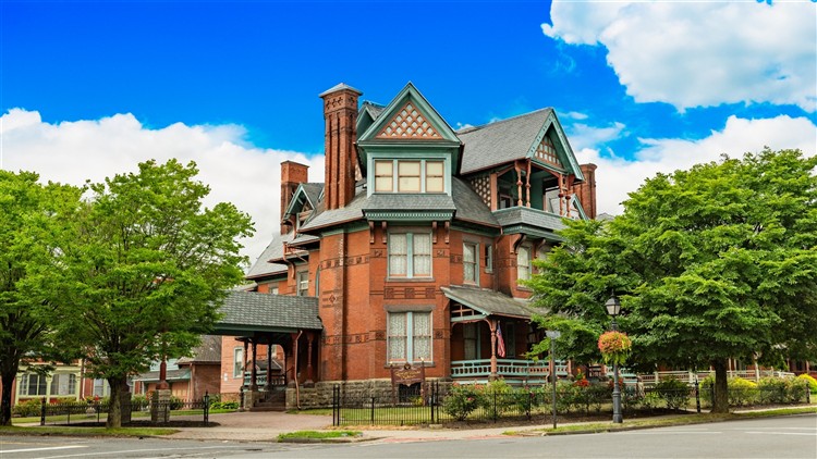 Victorian Christmas Home Tour With Winery